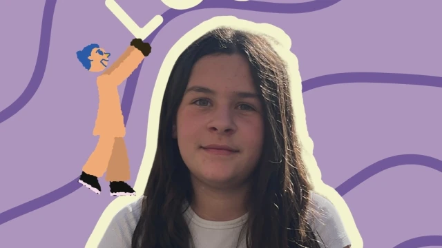 photo de Lou avec son pr&eacute;nom &eacute;crit autour de sa t&ecirc;te, et un personnage illustr&eacute; pos&eacute; sur son &eacute;paule qui tient le L de "Lou"