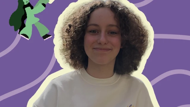 photo de Z&eacute;lie avec son pr&eacute;nom &eacute;crit autour de sa t&ecirc;te, et un personnage illustr&eacute; pos&eacute; sur son &eacute;paule qui tient le Z de "Z&eacute;lie"