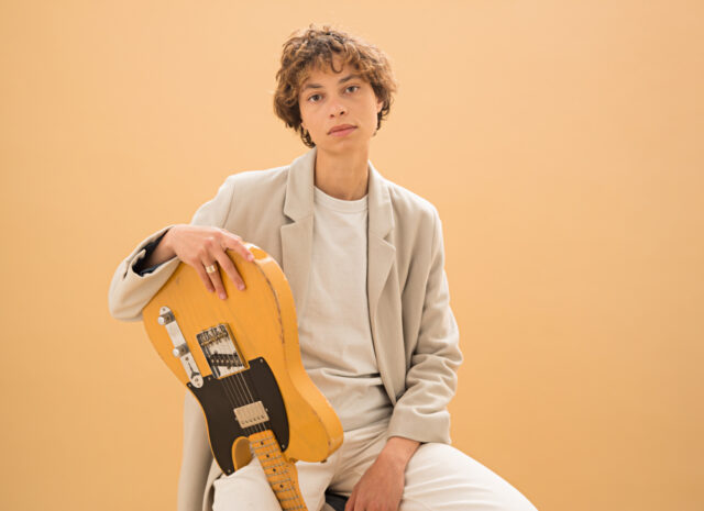 2 Uele Lamore Antoine de Tapol